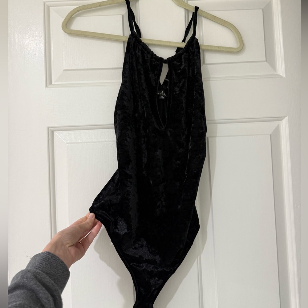 Lulus Velvet Plunge Bodysuit size Medium